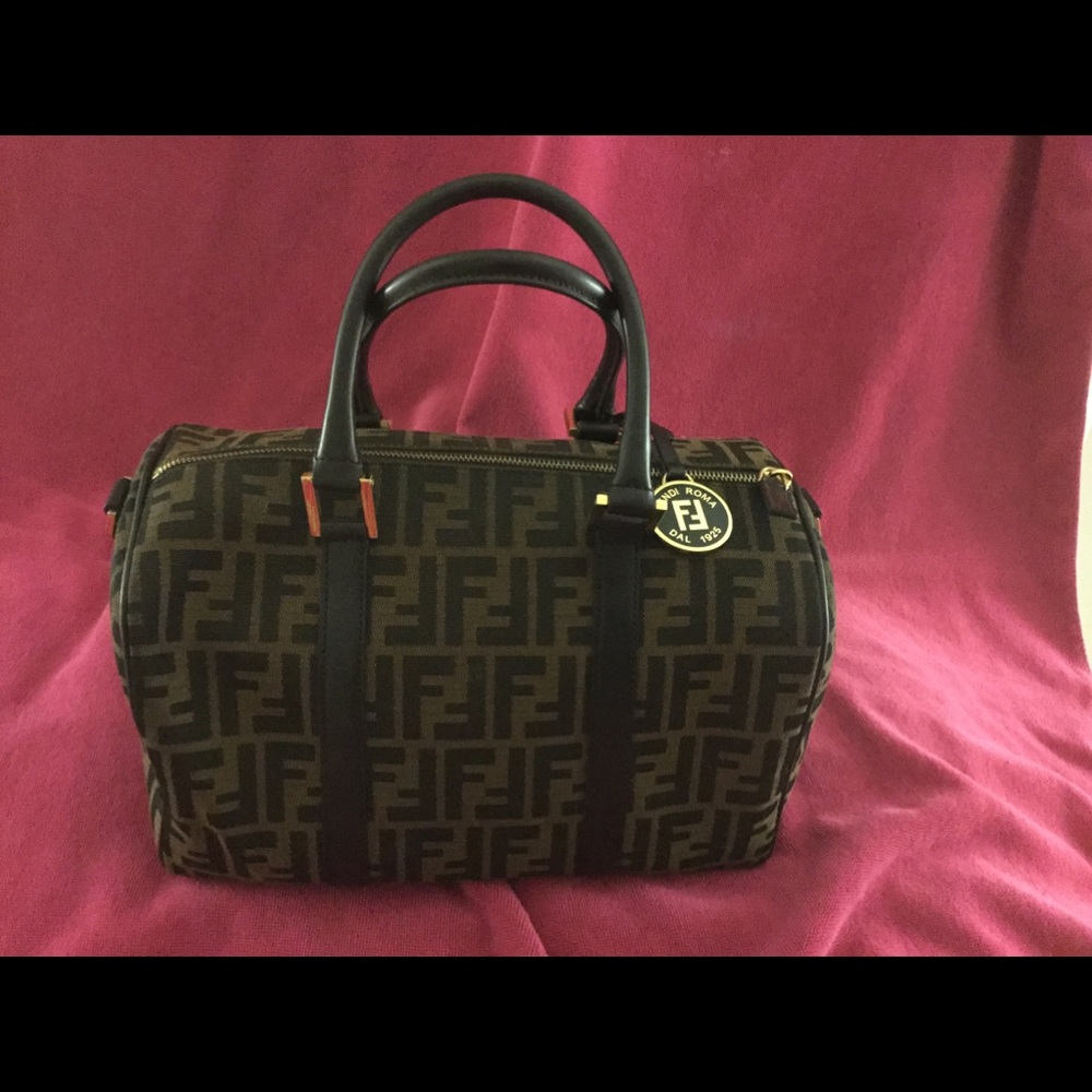 Autentic fendi purse